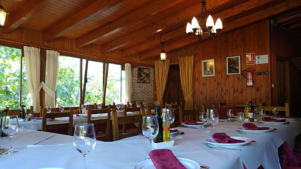 La Portela de Valcarce Hostal El Peregrino المظهر الخارجي الصورة