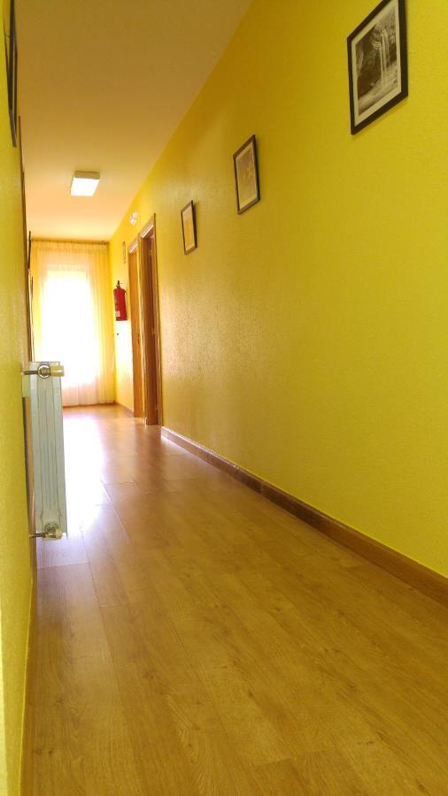 La Portela de Valcarce Hostal El Peregrino المظهر الخارجي الصورة